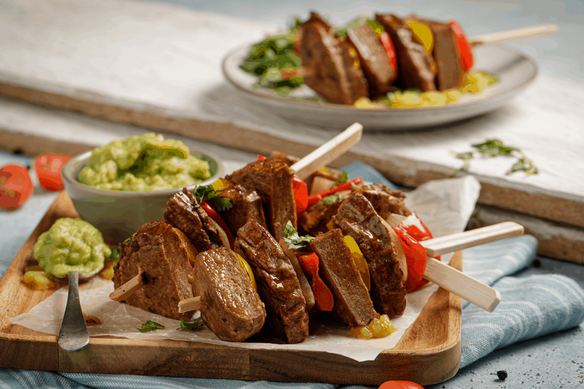 Pinchos de veggie burguer pietrán con vegetales salteados